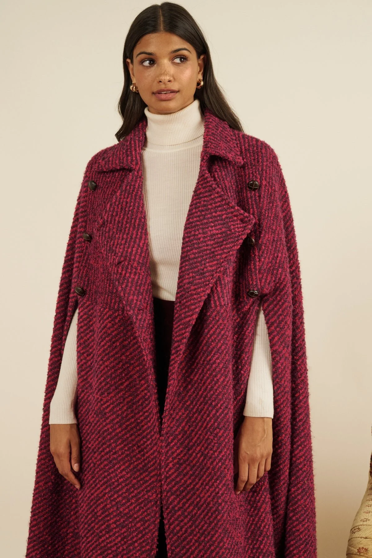 Camila Cape - Image 4