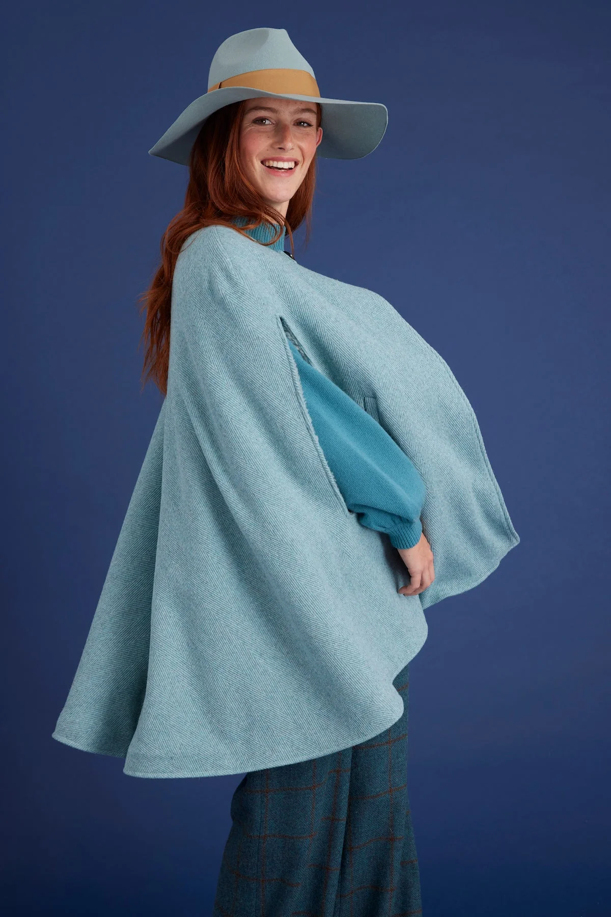 Snow Cape - Image 4
